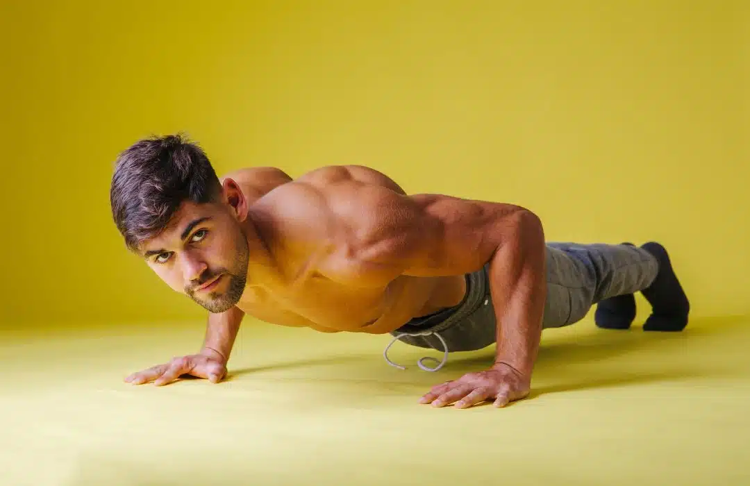 תוכנית אימונים חודשית לבטן סטטית